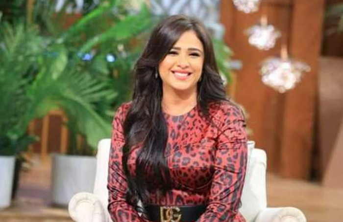 أزمات مرت بها ياسمين عبد العزيز وكشف سر ضربها على يد بنت هشام سليم